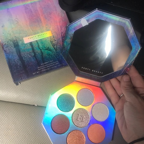 fenty beauty palette highlighter